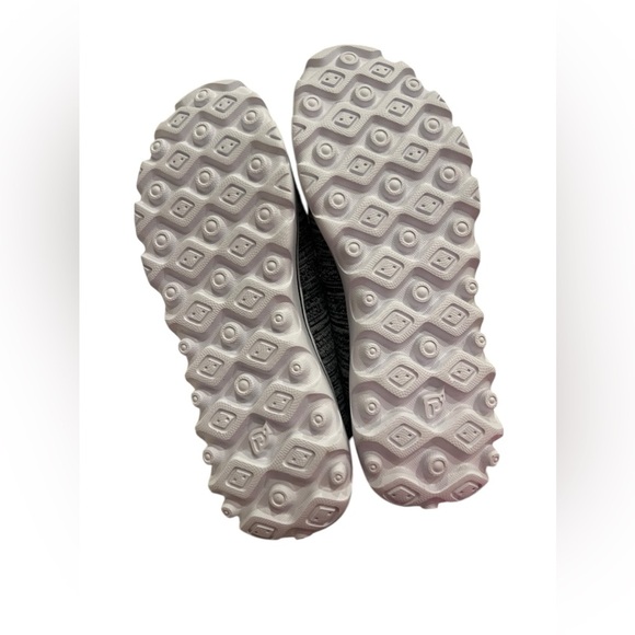 NWOB Propet Women’s TravelActiv Stretch Gray Slip On Shoes in size 9 - Picture 8 of 9